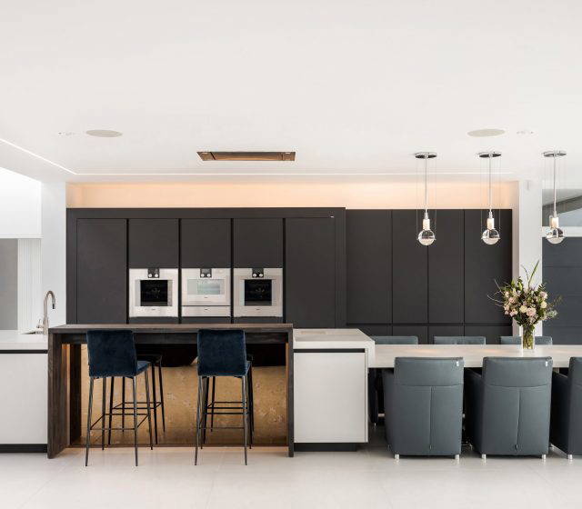 A Grand Design - Stuart Frazer SieMatic kitchen