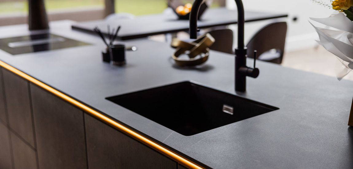 16-A Sleek SLX Stuart Frazer Kitchen A Sleek SLX Stuart Frazer Kitchen - tap detail