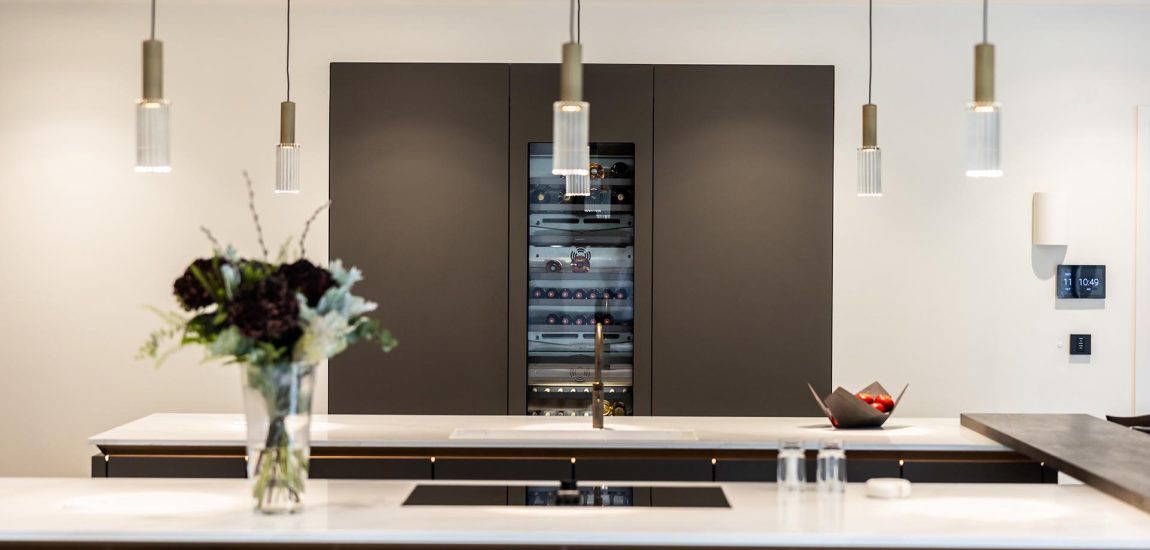 008-Pure Elegance Pure Elegance - Stuart Frazer SieMatic Kitchens