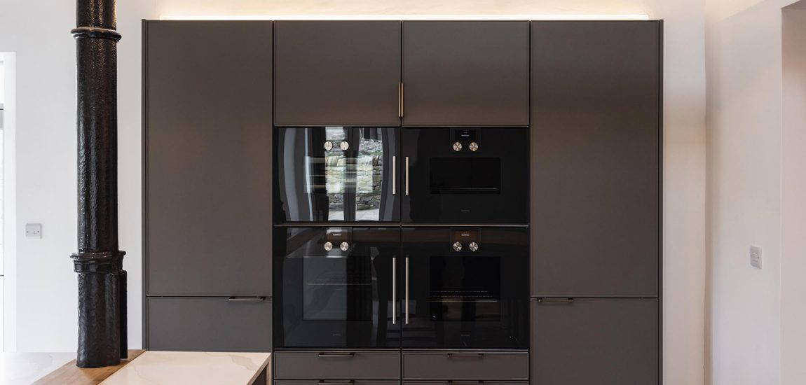 011-A-Stuart-Frazer-Kitchen-for-a-Barn-Conversion A Stuart Frazer Kitchen for a Barn Conversion - Gaggenau Appliances