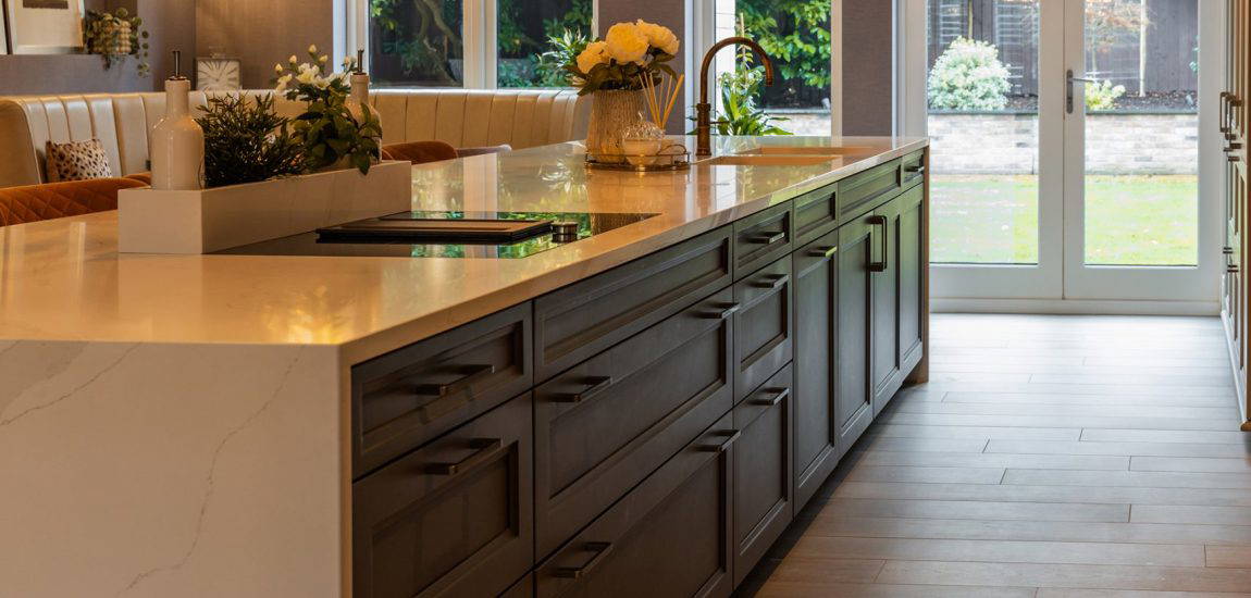 Stuart-Frazer-011 Classically Stuart Frazer - SieMatic Kitchens - Island Detail